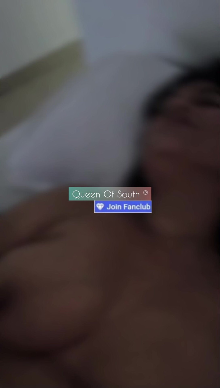 Naughty sugar mummy: この新しいビデオでは、最高の女の子の一人が登場します!私は彼女とセックスするのが大好きで、彼女も私の大きなチンコが大好きです。
