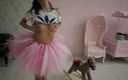 StasyQ: Cewek balerina brunette bermain dengan tubuhnya yang panas