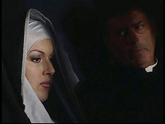 Just X Star: Nadržená jeptiška chce ve svém nemorálním zadku tvrdého ptáka