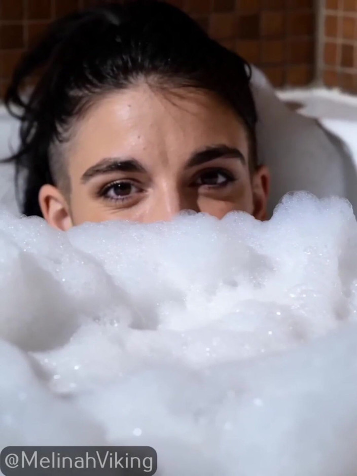Melinah Viking: Bagno con le bollicine