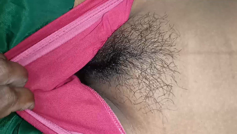 Desi Bhabhi 01: Студентка в реальному першому анальному сексі