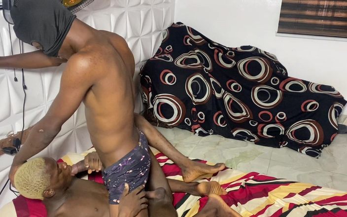 Thelittle_brown: Aku berhasil bikin abang tiriku aku dengan nikmat