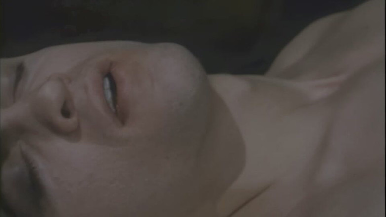 pornitaliangraffiti: 豊満なサラ・ヤングが夫から尻を浴びる