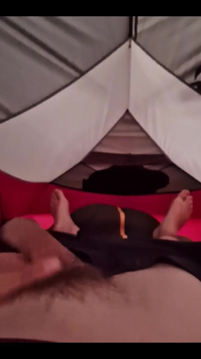Awesome A: Campingul este distractiv
