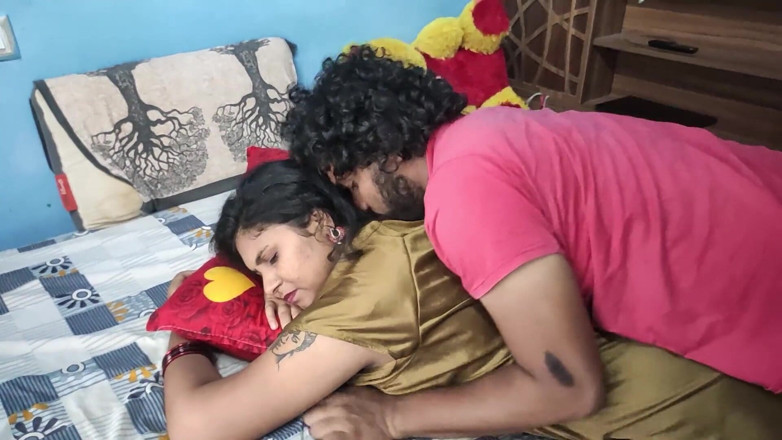 Vaishnavysharunraj: Sexo com esposa em nighty, sexo quente no quarto com...