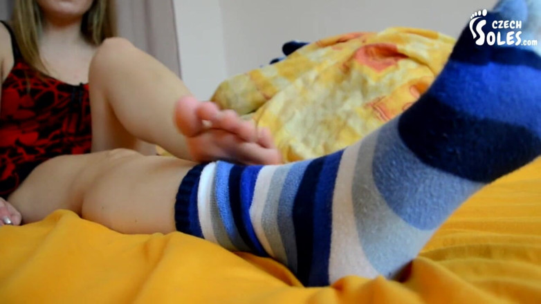 Czech Soles - foot fetish content: Le calze dei piedi provocano a letto