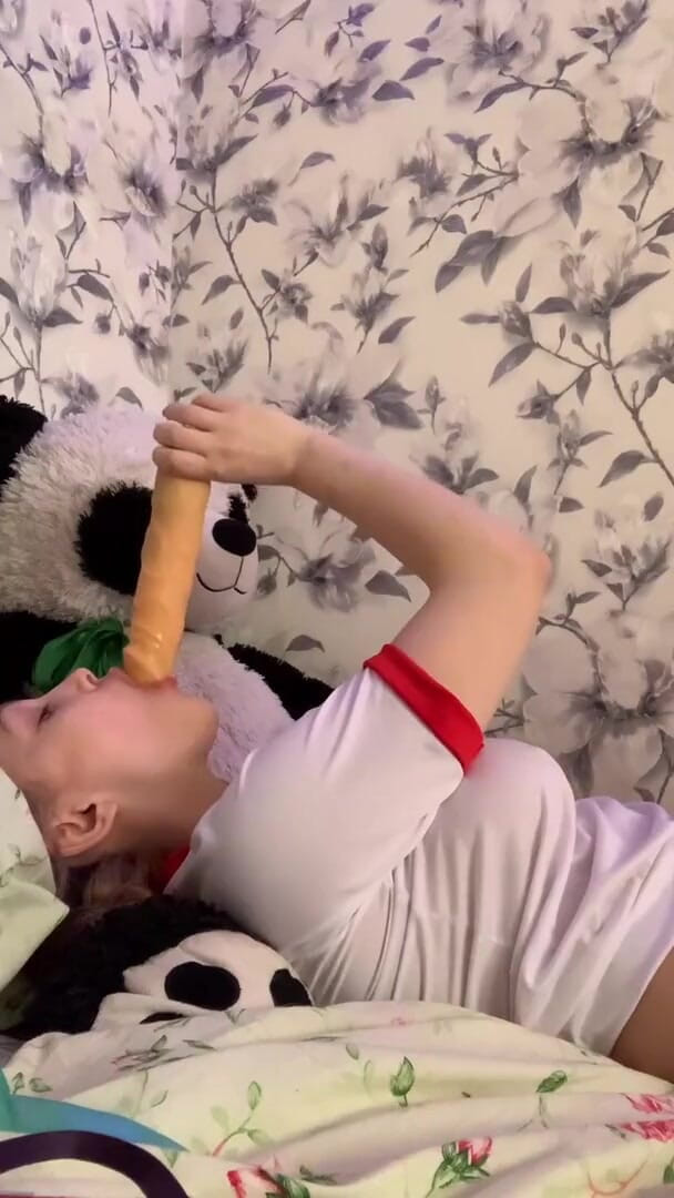 SashaSweet69: Blowjob auf dildo und tittenfick
