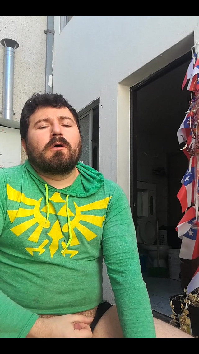 Jerking off Outside (Rokkuman)