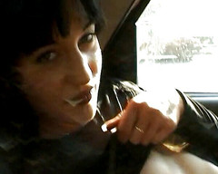 Java Consulting: Sexy děvka prosím její kundičku v autě