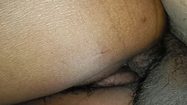 Desi Chamiya: Ngentot istri indiaku di malam hari