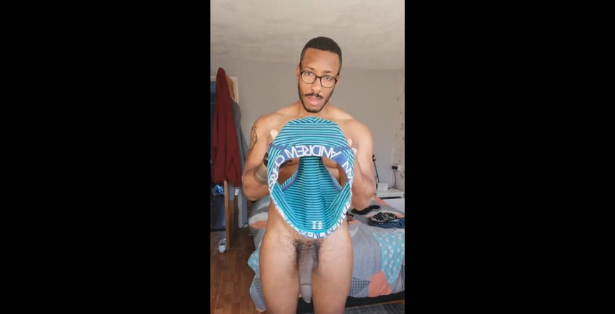 Amadeus: Oto nowe miesiące bielizny z Andrewchristian nadzieję, że lubisz filmy cieszyć...