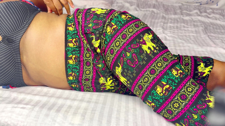 Aathiyaa: देसी बेब पूर्व प्रेमी के साथ धोखा कर रही है