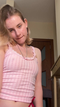 Taquine Timide En Lingerie Rouge Dans Ma Jolie Jupe Uwu
