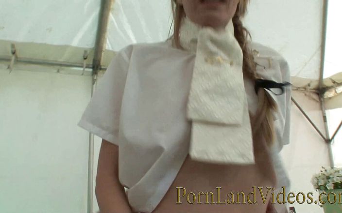 Pornland videos: La jovencita recibe un facial de un viejo