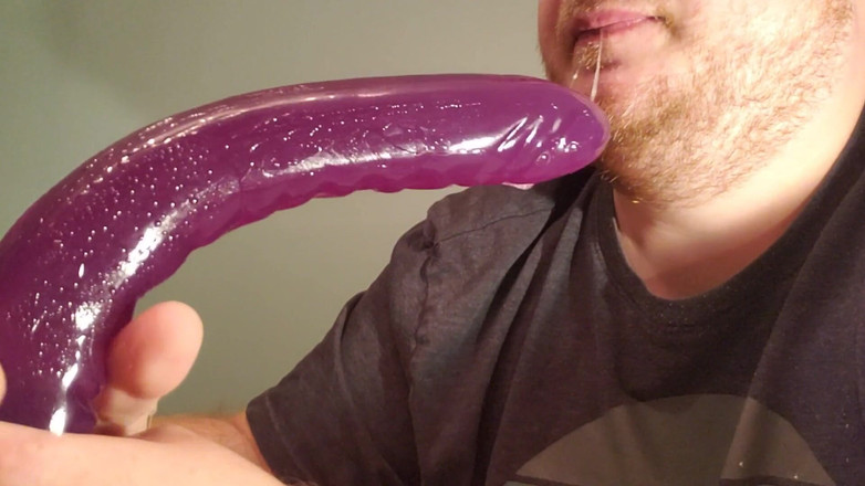 Charlieboy69: Derin gırtlak dildo