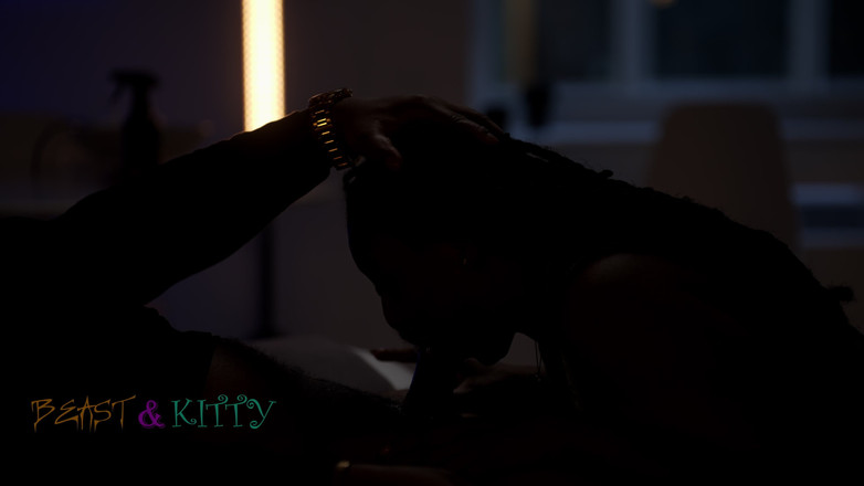 BeastnKitty: Ebenholz-schlampe kittylove hat die augen verbunden, gefesselt und immer wieder...