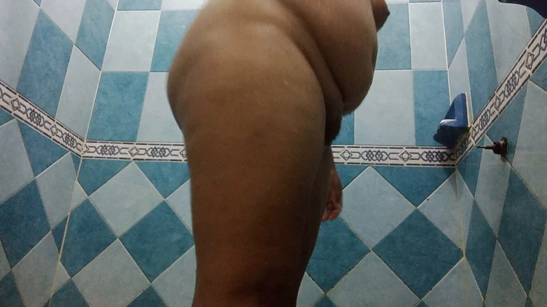 Karmicoxv: Chubby Wife in the Bathroom