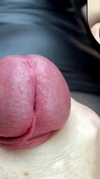 Videoclip cu instrucțiuni pentru dilatarea tandră a uretra masculină - vedere la persoana feminină