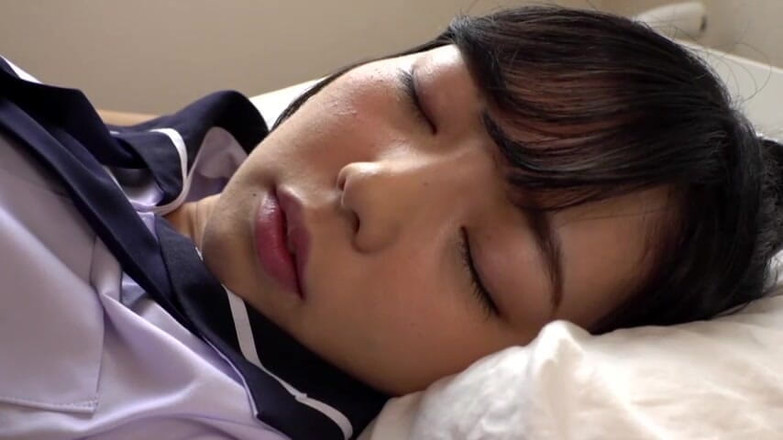 CherryBONBON: 心跳走廊风险 - 在私人世界中裸露双腿刷