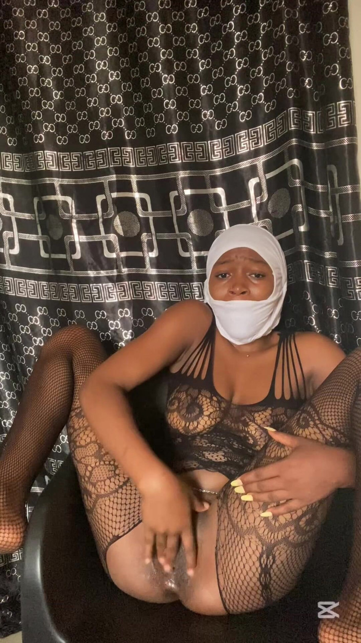 Slipperyblackgirl: All Hail krémová kundička, která mě chtěla pro více