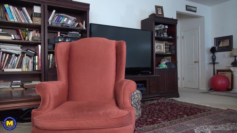 Mature NL: Stoute Rijpe MILF Indigo Heeft Veel Plezier Met Zichzelf En...