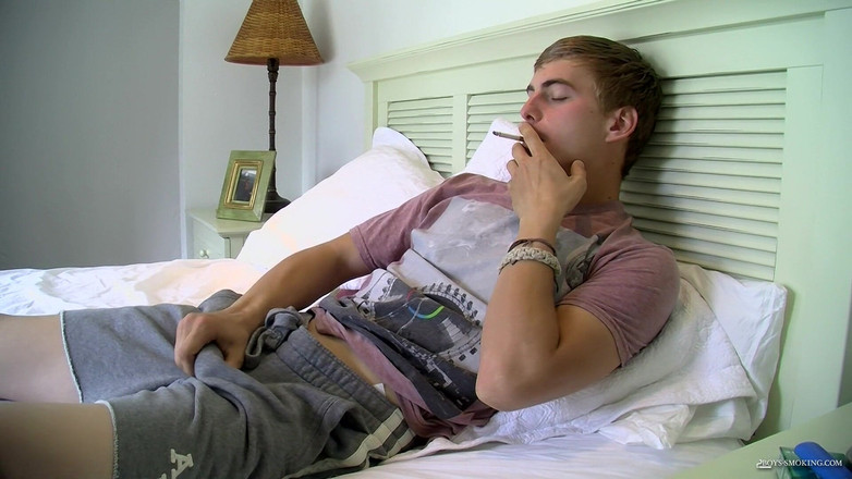 Boys Smoking: Noah Brooks Smoke &amp; Stroke