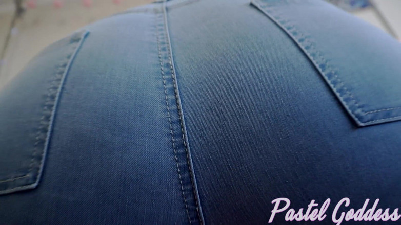 PastelGoddess: Punto di vista faccia frizzante scoregge in jeans