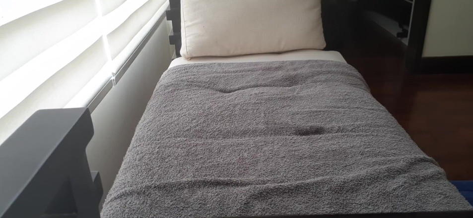 littlelatinhunter: Твинк с бусинками и дилдо