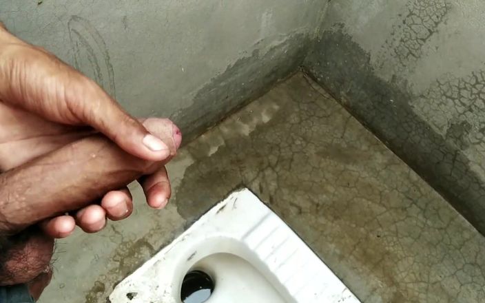 The thunder po: Indische jongen masturbatie in de badkamer