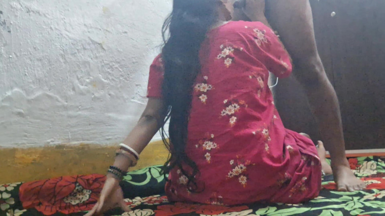 Busty Banuu: Cặp đôi Ấn Độ đụ kiểu chó