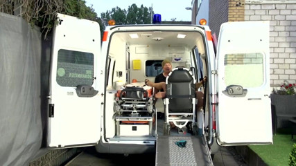 Deutschland porn: Hardcore tedesco in ambulanza