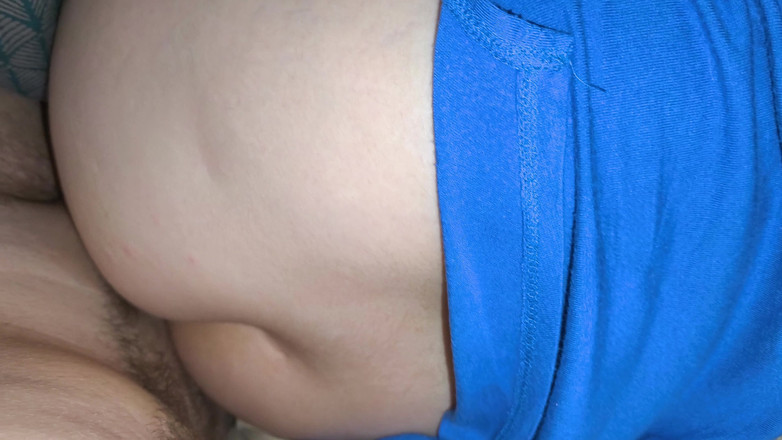 Raw Allure: Stille ochtendseks met een pulserende creampie in haar natte poesje