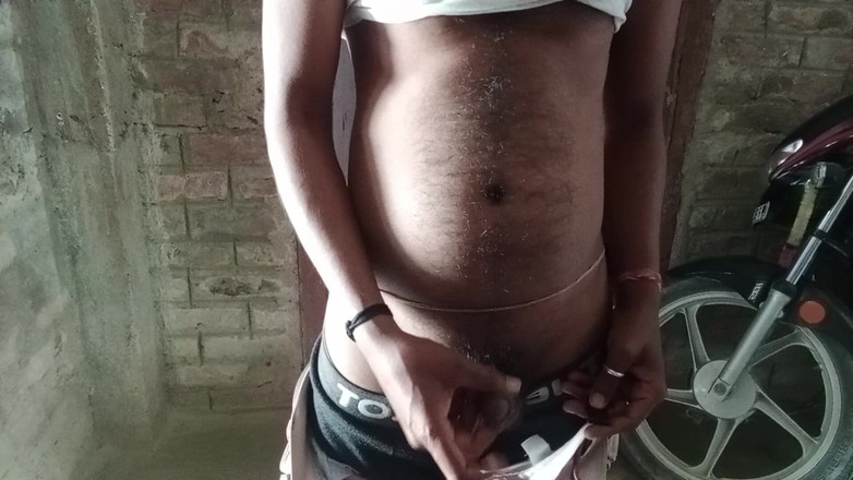 Tuloo_Ki_sali: Musterbatiyon індійський індійський хлопець трясе своїм членом