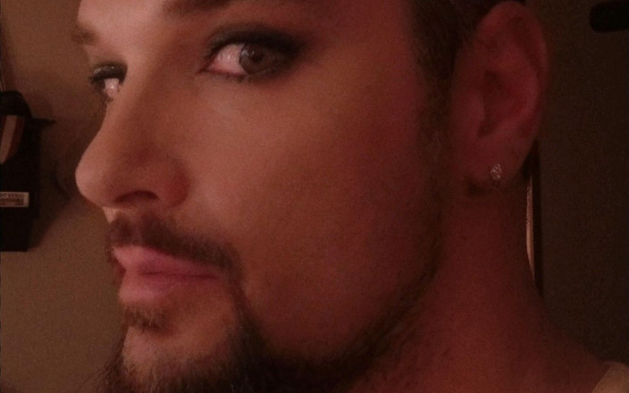 King Of Crossdress: ホーリー・シュモリー