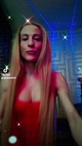 TSCarlagold: Červené šaty. Sexy děvka