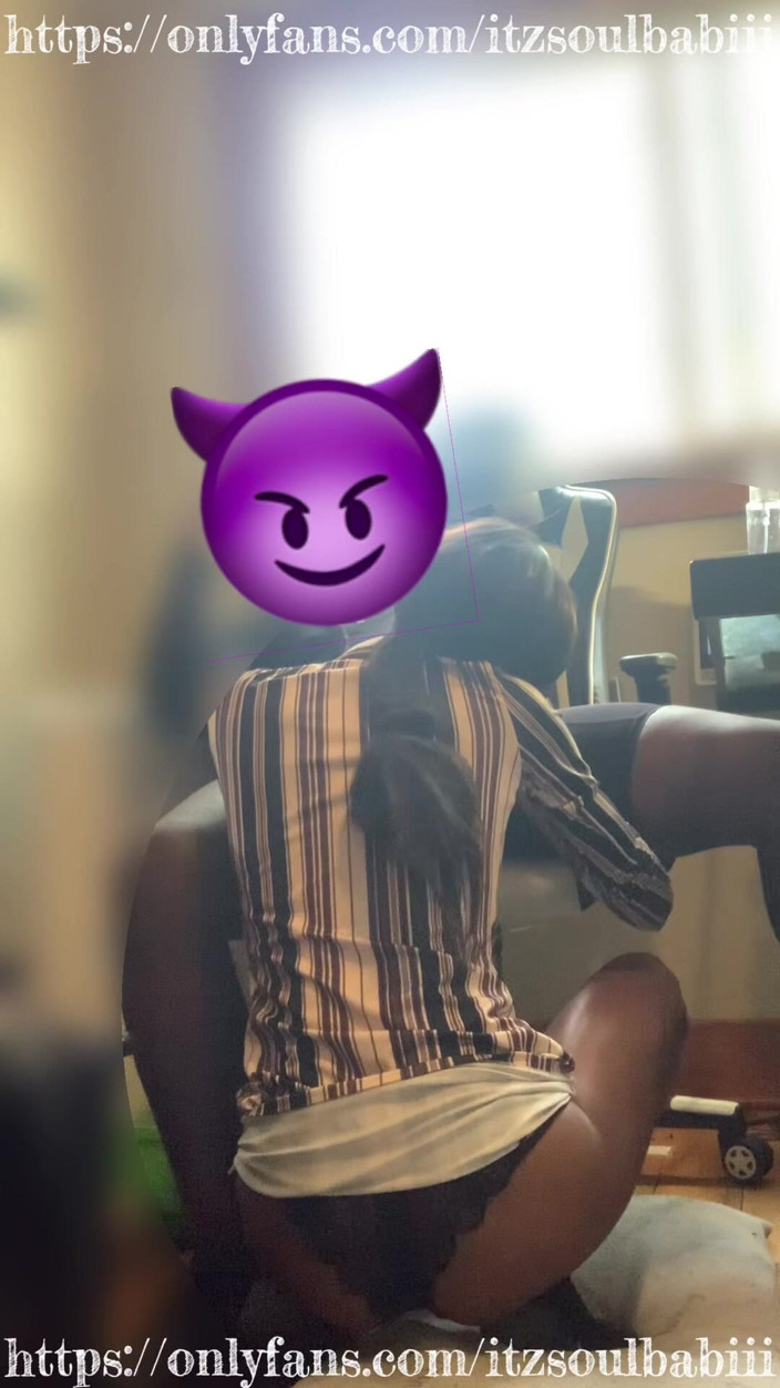 Soul Babiii: Asmr dojí svého ptáka před mým rozhovorem