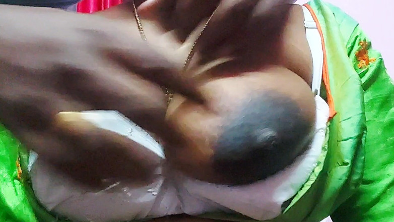 Desi Mohini: Piękna indyjska żona zachęca męża do seksu