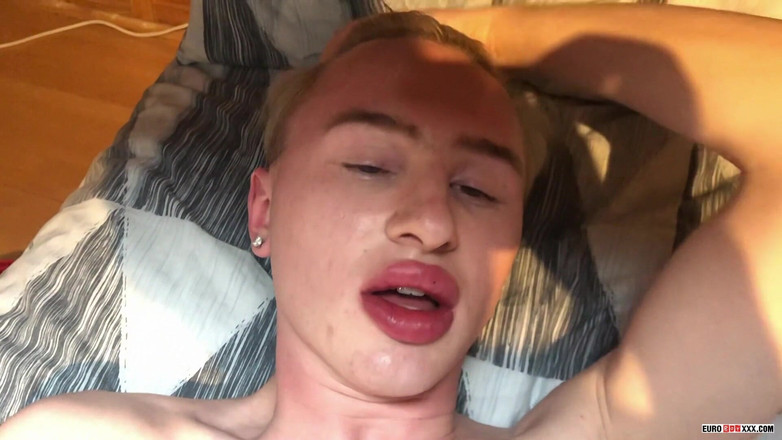 Euro boy xxx: Sean忍不住把他的鸡巴开进去