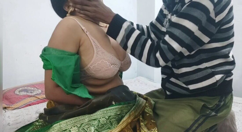 Happyhome: Con trai kế Ấn Độ đụ mẹ kế của mình và cố gắng đụ...