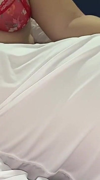 I Got a Sexy Stepmother with Big Breasts to Give Me a Handjob While She Breastfed Me, She Made Me Ejaculate Quickly Because of H