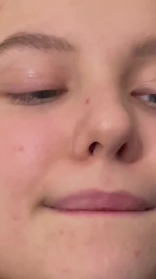 JuiceLussie: Masturbându-se pe camera web