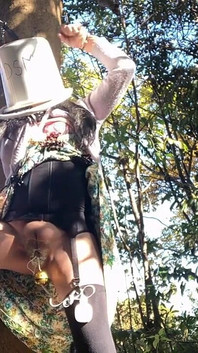 Instrukce od trenéra č. 23 Trest za nechání kbelíku na jedné noze