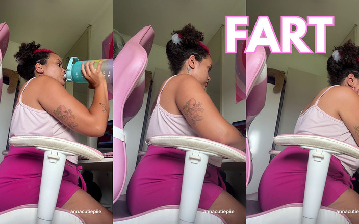 Cutiepiie Chubby: Home office, journée de travail, une fille pulpeuse se fait...