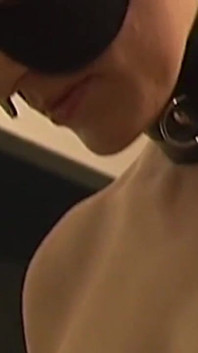 Madura morena milf gozada e acorrentada para brincar
