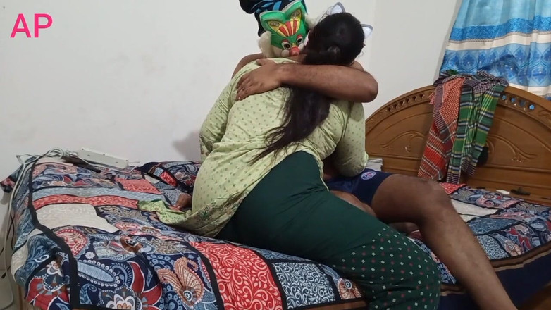 akashprimex790: India tetona lechosa disfrutó del sexo hardcore con su video...