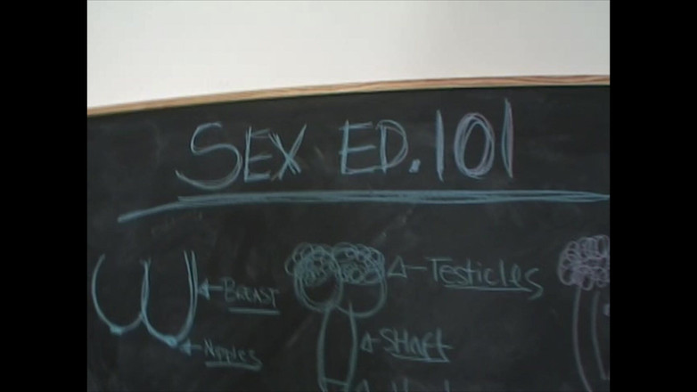 Dirty Lesbian: Remaja lesbian Asia dan putih berkongkek dengan strap-on