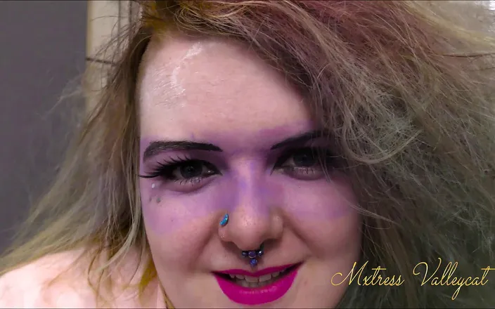 Mxtress Valleycat: Get me something pretty for my face