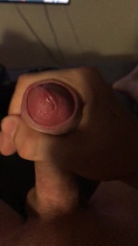 Cachonda en mi cama