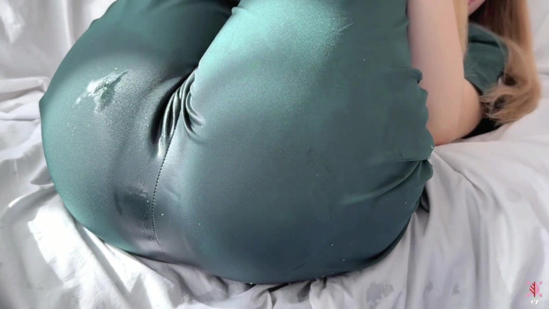 Carolina jade: Nurse Squirt Dissatisfied Patients Waiting for an Appointment