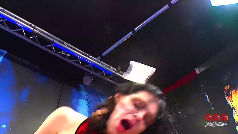 GGG John Thompson Studio: Ggg - Omg! Si blonde dalam pakaian dalam berwarna putih dikongkek...